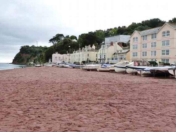 Marine Parade, Shaldon is closed for essential cliff repairs 