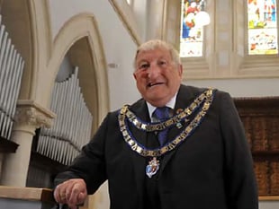 Change of political colours for Newton mayor