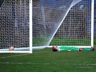 ROUND-UP: Bucks beaten late, Teigns hit six