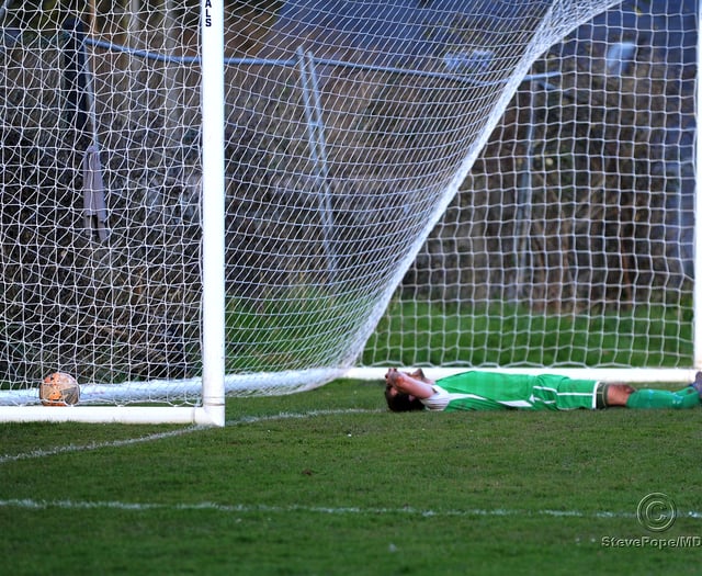 ROUND-UP: Bucks beaten late, Teigns hit six