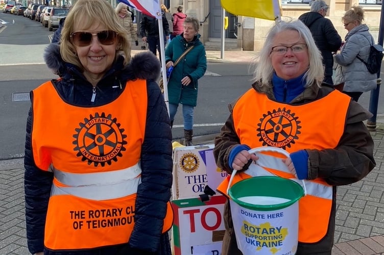 Teignmouth Rotarians Heather and Nicky collect for the Ukraine Appeal.
Picture: Heather Horner March 2022