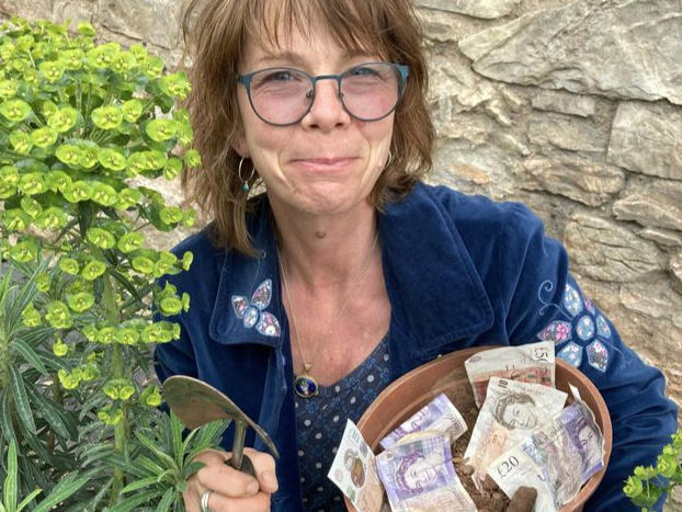 Up to £500 is up for grabs in town council’s ‘seed money’ grants
https://www.middevonadvertiser.co.uk/news/up-to-ps500-available-in-seed-money-grants-546918