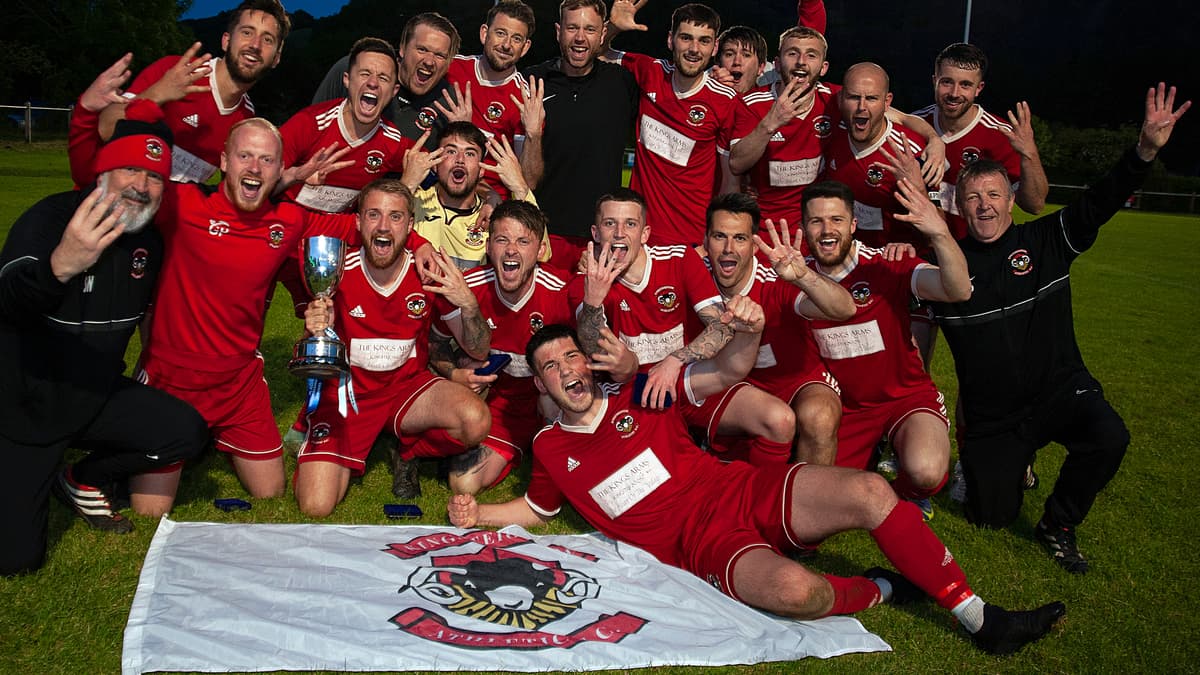 ROUND-UP: Our 2021/22 Teignbridge trophy winners | dawlish-today.co.uk 