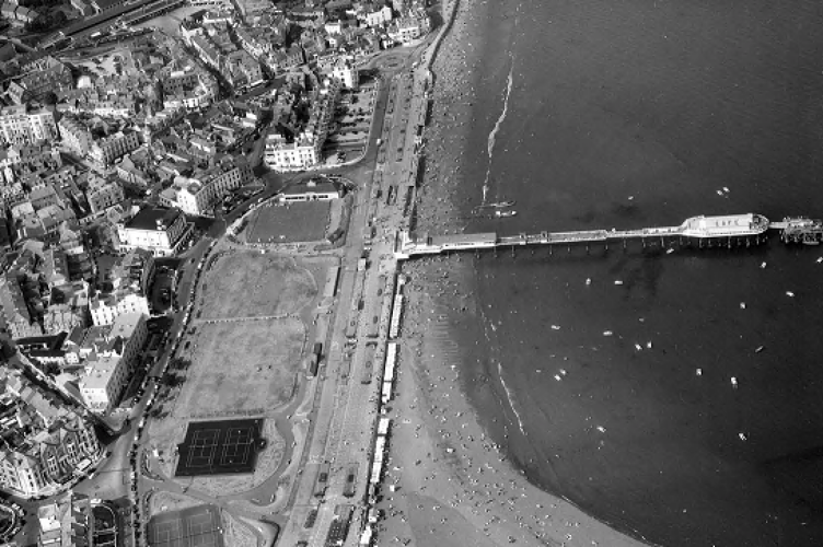Teignmouth Pier and the Den photographed in 1959