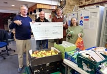 Tennis club raises £500