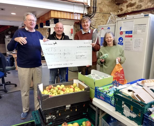 Tennis club raises £500