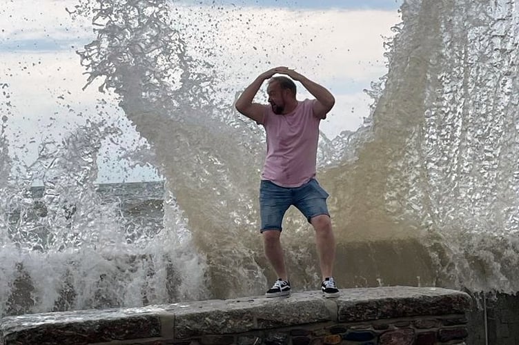 AS big waves pounded the Dawlish shoreline heating and plumbing engineer Matt Kimberley has shared this video of himself being caught by surprise at their ferocity.
Matt said: ÔWow! What a night out in Dawlish.Õ
(17-8-23)