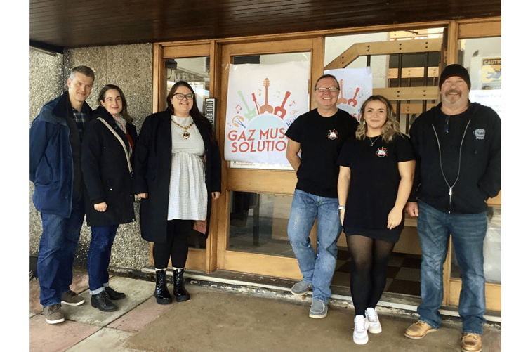 Dawlish mayor Cllr Rosie Dawson opens Gaz Music Solutions