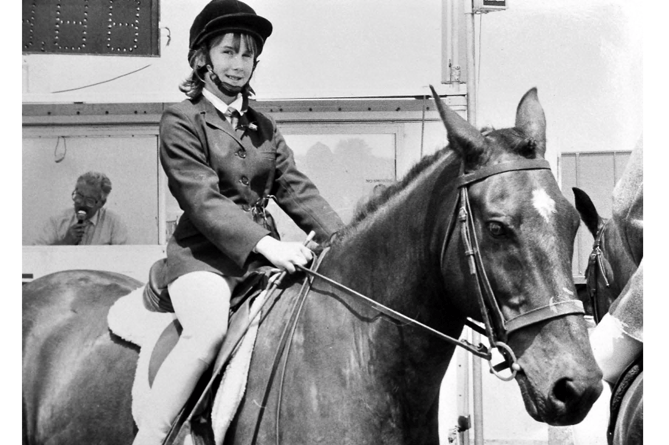 Horse show and gymkhana at Lady’s Mile Farm, Dawlish in June 1986, Liza Frazer from Dawlish on Perron Boy. Liza came 2nd in the Novice Class 3 Jumping.