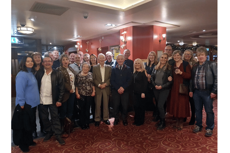 Please Sir! Fancy a reunion
tipple down the pub?