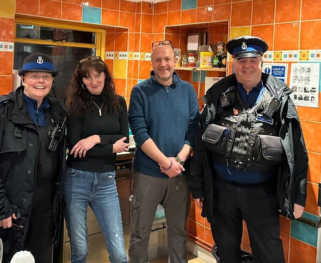 PCSOs visit youth cafe 