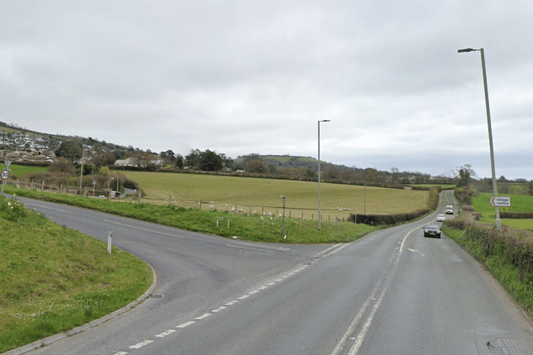 Crash blocks Bishopsteignton Road but no injuries reported
