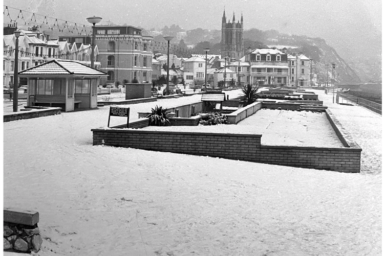 The milder climes of Teignmouth’s sea front didn’t escape the chill with several inches of the white stuff on the prom.