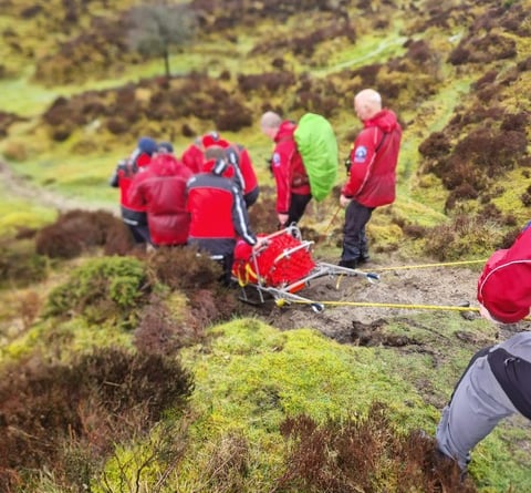 Dartmoor Search and Rescue vounteers from Ashburton rescue casualty 