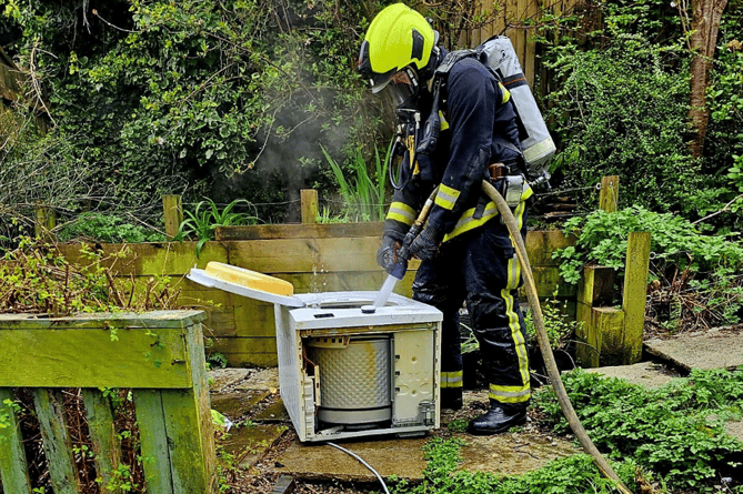 Tumble dryer fire mobilises Teignbridge firefighters 