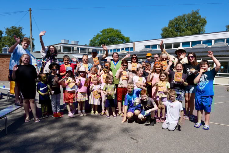 Children in Dawlish enjoying Happy Holidays. Photo Bob Simpson