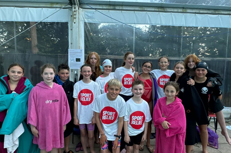 Dawlish Swimming Club take on sponsored swim