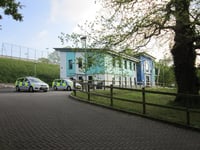 Police officer assaulted during arrest