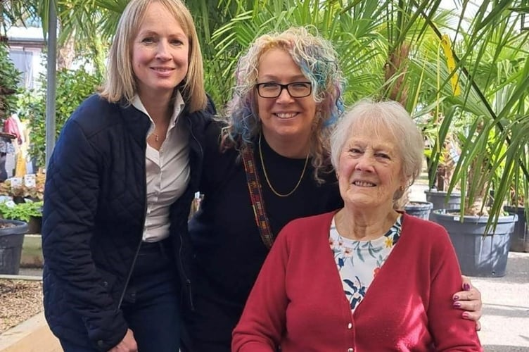Margaret Gibbs (right) with daughters Amanda and Kirsten 