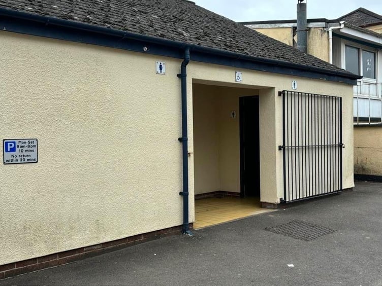 Starcross public toilets