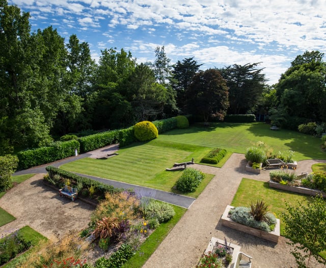 Explore Bovey Tracey's Gardens for Rowcroft Hospice