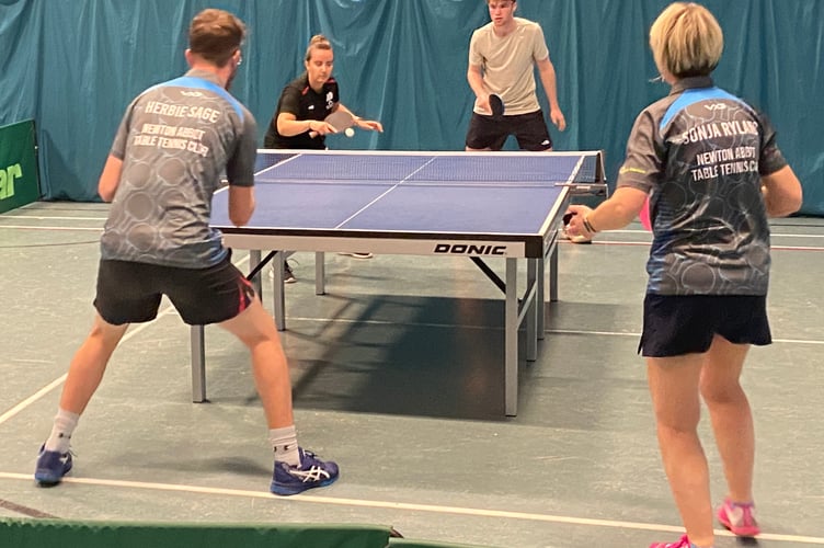 NA Batmen (Naomi Jackson & Fin Humphreys) v NA Buzzards (Herbie Sage & Sonja Ryland)