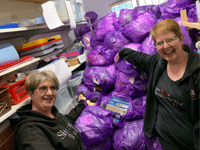 Super slimmers throw slimmed-out-of clothes for charity