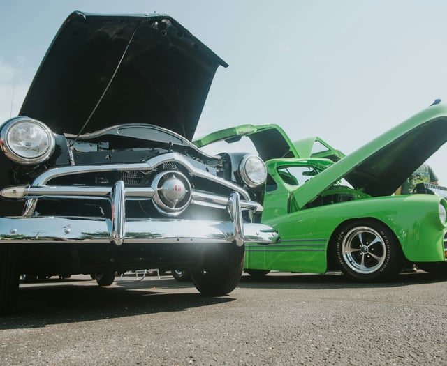 Antiques Fair and Classic Car Event at Newton Abbot Racecourse 