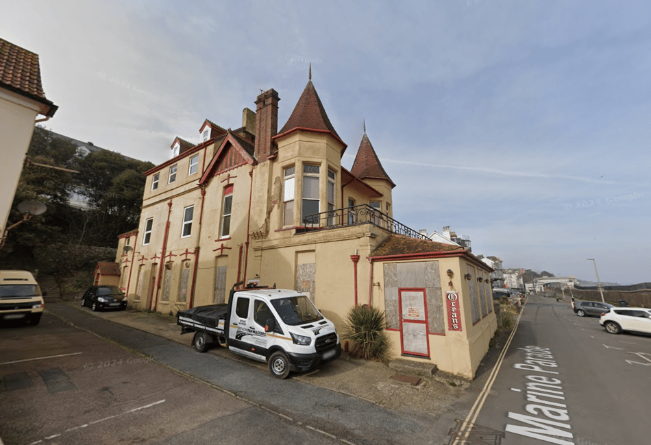 Application to convert former hotel into flats rejected by planners 