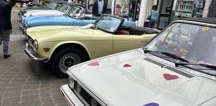 Classic cars draw crowds to Newton Abbot