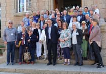 Teignmouth renews bonds with French twin town