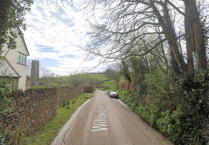 Stolen car blocks Coffinswell road as occupants flee