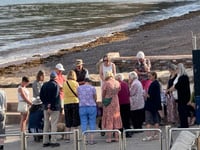 Dawlish vigil supports aid workers