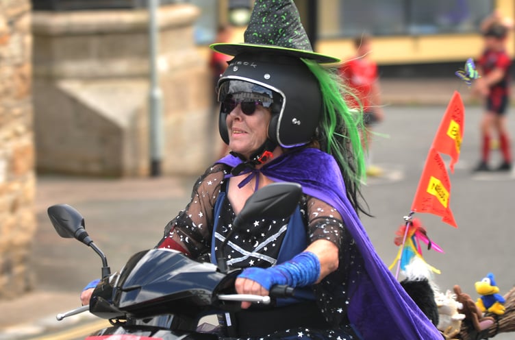 Bovey Tracey Carnival Parade