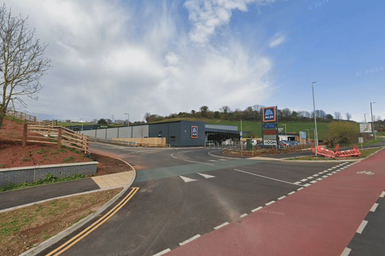 The fast-food chain plan to open in a vacant unit off Torquay Road