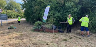 Volunteers maintain Exminster's verges