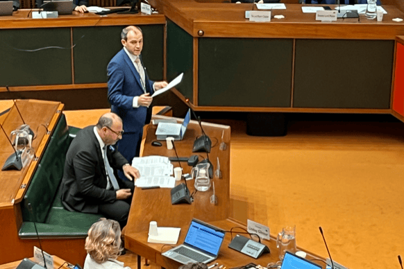 Cllr Chris Wood speaking at this week's Plymouth City Council meeting