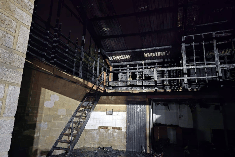 Fire at derelict building near Kingsteignton