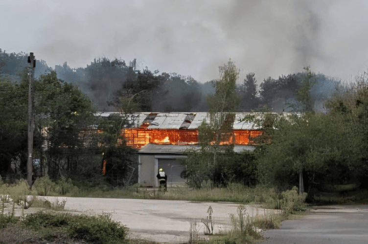 Fire at derelict building near Kingsteignton