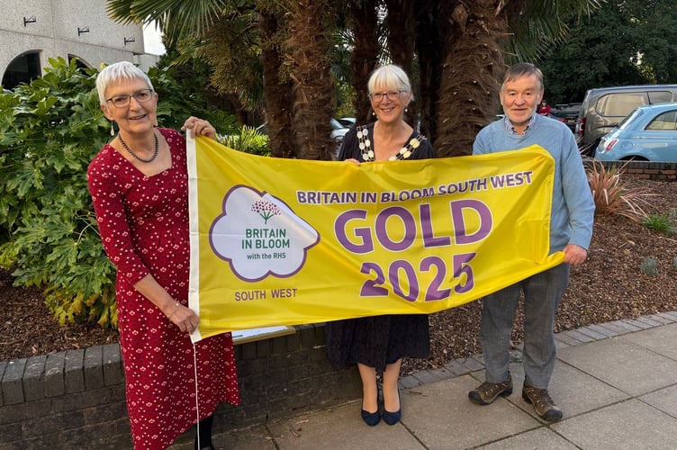 Bovey Tracey strikes Gold in Britain In Bloom. 