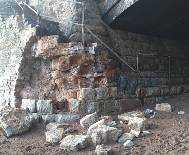 South West Coast Path closed at Holcombe