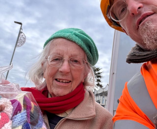 Mothers' Union campaign with knitted chain