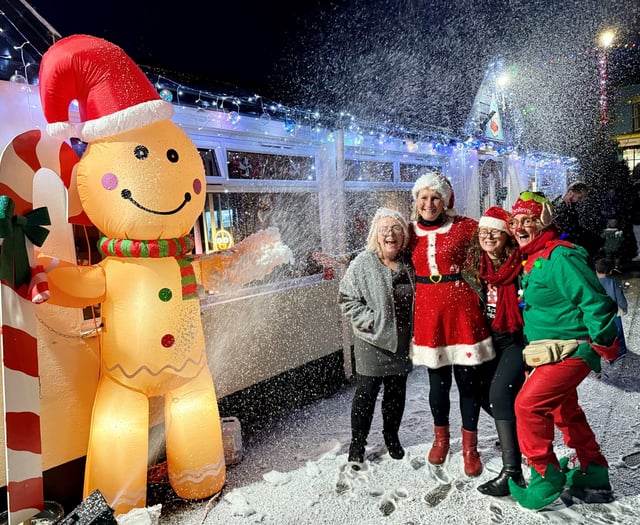 Dawlish Christmas volunteers praised 