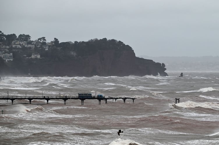 Storm Ingrid batters Teignmouth
