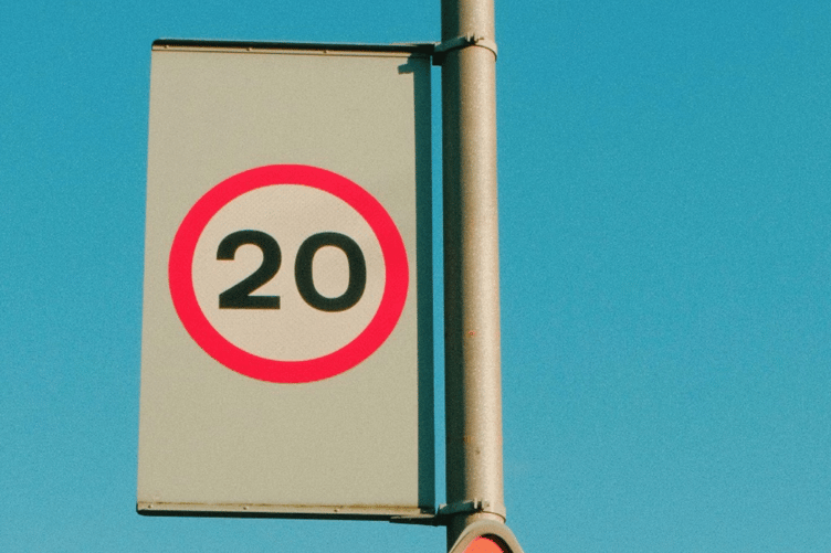 20mph stock image