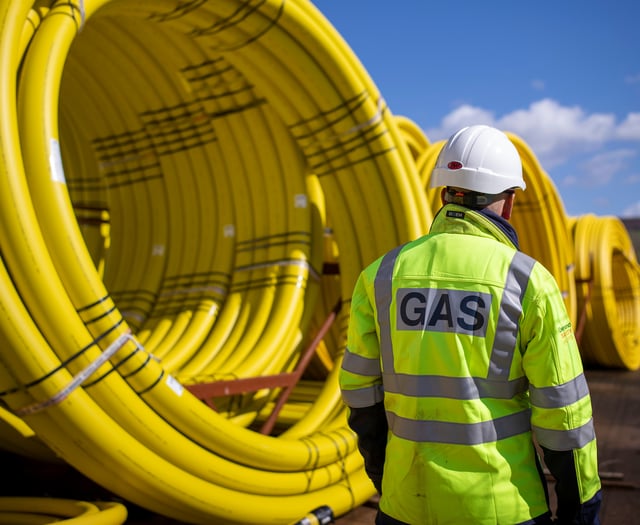 Gas pipe upgrade starts again in Dawlish
