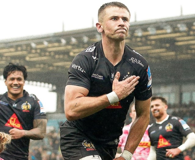 Skinner to continue in No.10 role at Chiefs