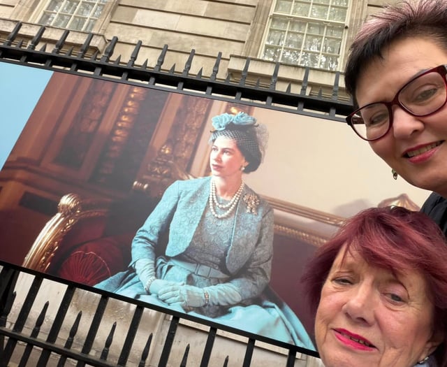 Former Royal dressmaker visits palace