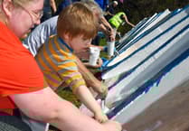 Volunteers retore Teignmouth’s iconic letters