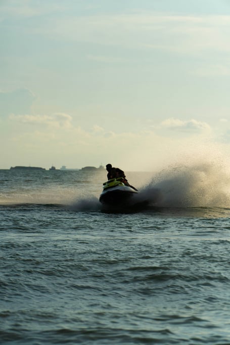 Jet ski Photo:Irfan Syahmi/unsplash